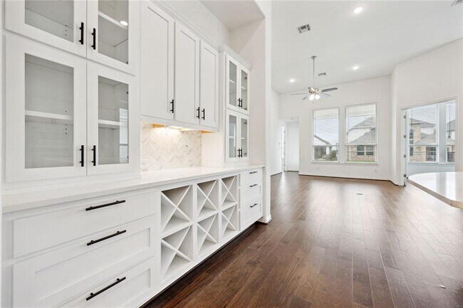 Building Photo - 1329 Marina Grand Terrace