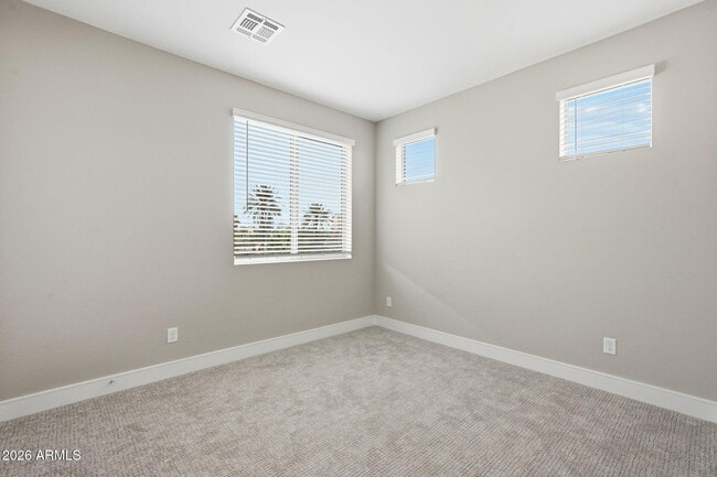 Building Photo - 850 N 8th Ave