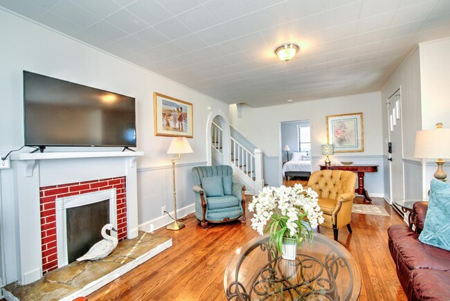 Building Photo - 1624 Edgemont Ave