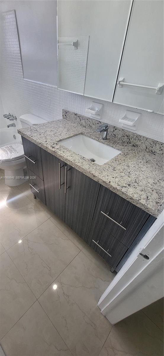 Building Photo - 1016 NE 5th St