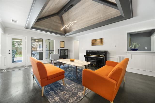 Building Photo - 2562 Primrose Dr