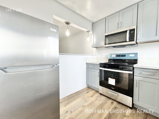 Primary Photo - 14917 Hartland St