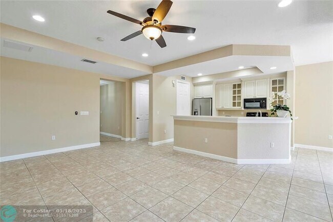 Building Photo - 8140 NW 128th Ln