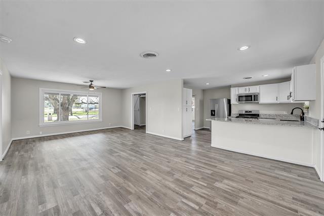 Building Photo - 600 N Mill St