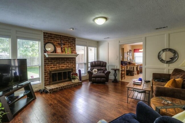 Building Photo - 12439 Piping Rock Dr