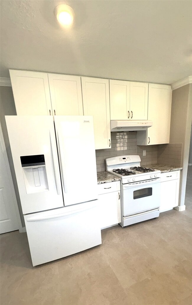 Building Photo - 212 Stratmore Dr