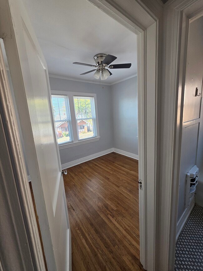 Building Photo - Virginia Ann