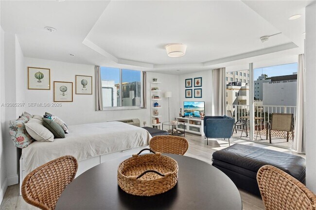 Building Photo - 1255 Collins Ave