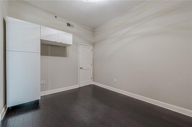 Building Photo - 2795 Peachtree Rd NE