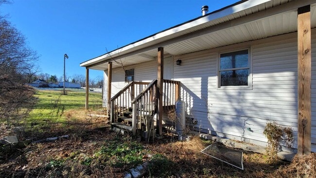 Building Photo - 300 Baxtertown Rd