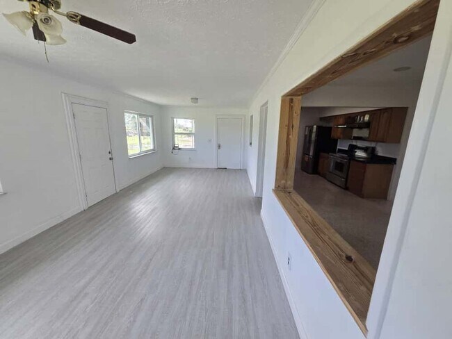 Building Photo - Beautiful Fort Pierce Home – Great Locatio...