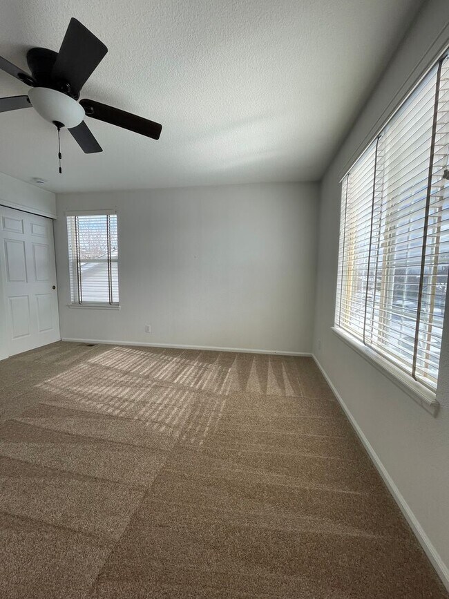 Building Photo - Spacious and Bright with a GREAT YARD,4bd/3.5 ba Home in Northglenn, Near Parks, New Paint and Ca...