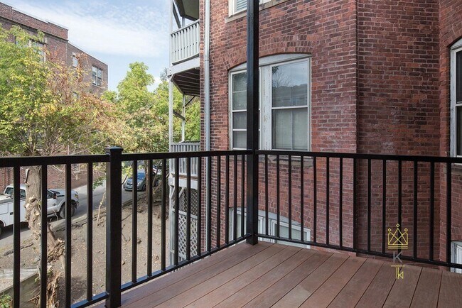 Building Photo - 1248 Beacon St