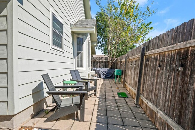 Building Photo - 7000 Villita Avenida