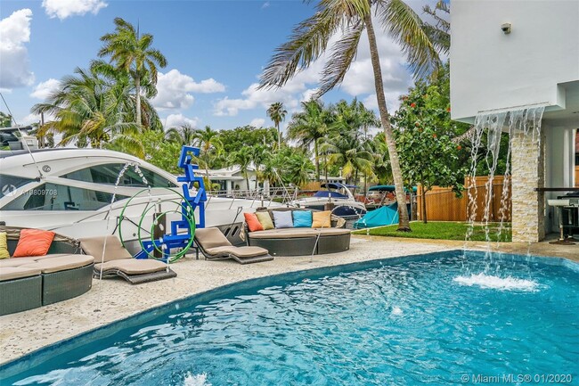 Building Photo - 2612 Key Largo Ln