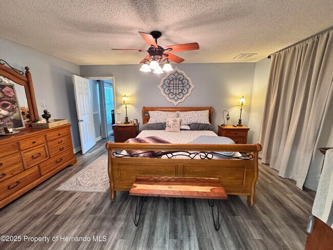 Building Photo - 5281 Aaron Ln