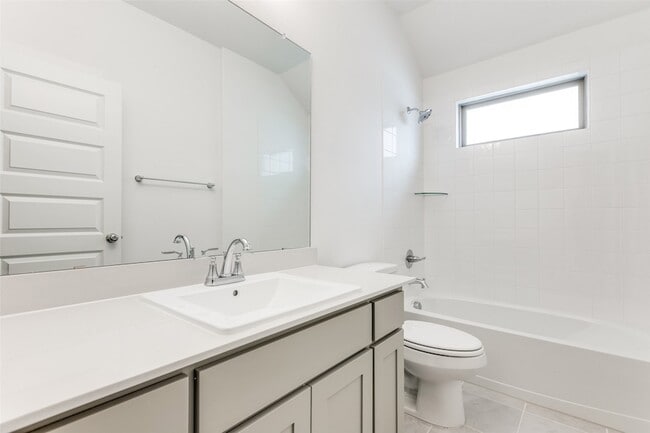 Building Photo - 4923 Bellhurst Dr