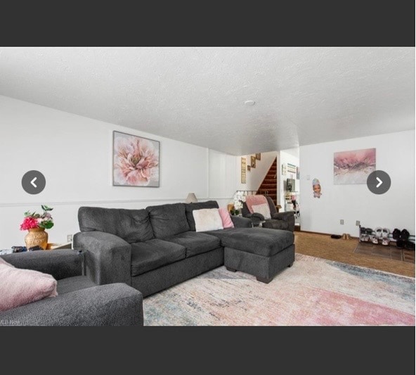 Building Photo - 1335 Lindenwood Dr
