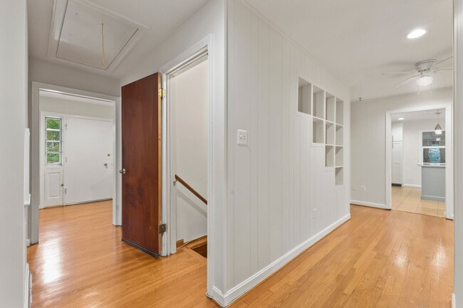 Building Photo - Discover this beautifully updated Colonial...