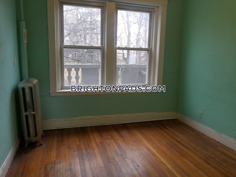 Building Photo - 15 Egremont Rd