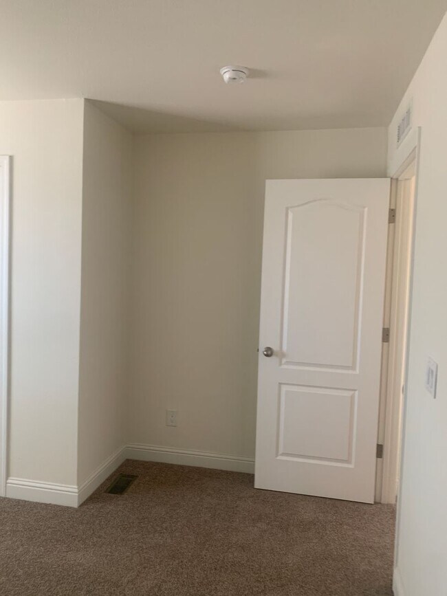 Building Photo - Magalia Home for rent, 3bed 2bath, enclose...