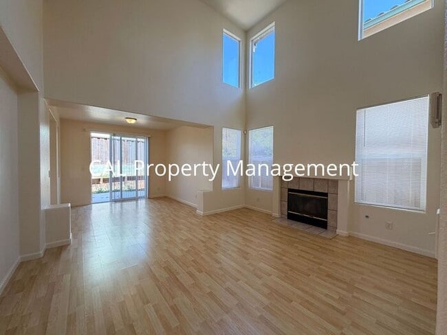Building Photo - Stunning 5 Bed/3 Bath Home with Fireplace & 2 Car Garage