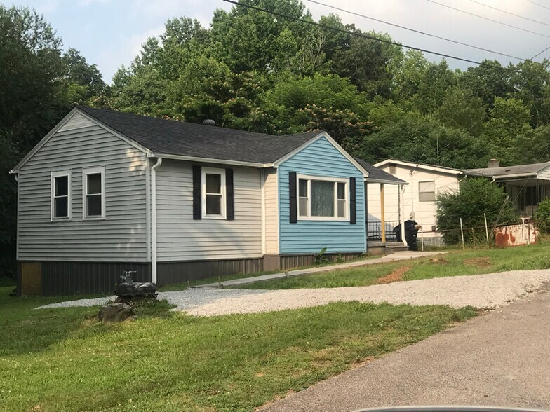 Building Photo - 214 Lansdale St
