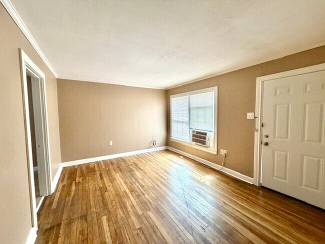 Building Photo - 3113 Wenz Ave