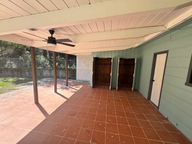 Building Photo - Beautiful West Redding Home -Small Pets Co...