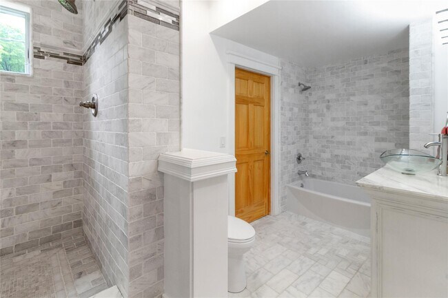 Building Photo - 55 Batten Rd