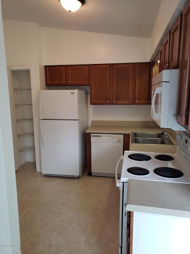 Building Photo - 2/2 Townhome in Orange Park