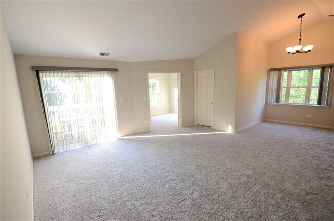 Building Photo - 2843 Rutland Cir
