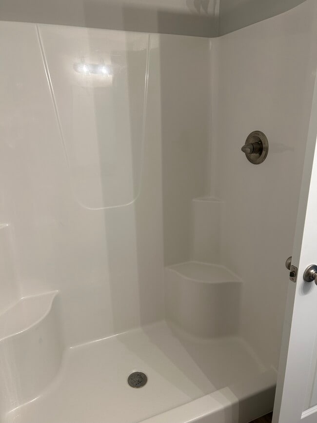 Building Photo - 74 Pelt Ln