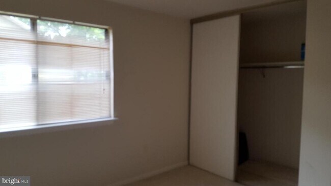 Building Photo - 10699 Spring Oak Ct