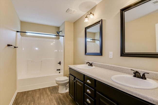 Building Photo - 4 Bedroom 2.5 Bath in Crawford Creek