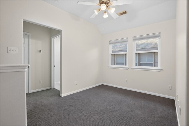 Building Photo - 126 Silver Penny Dr