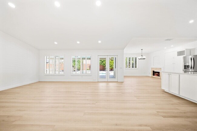 Building Photo - 37762 Drexell Dr