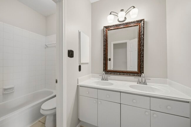 Building Photo - 1735 Berkoff Dr