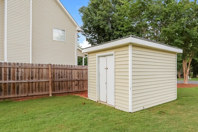 Building Photo - Spacious 4-Bedroom on a Corner Lot