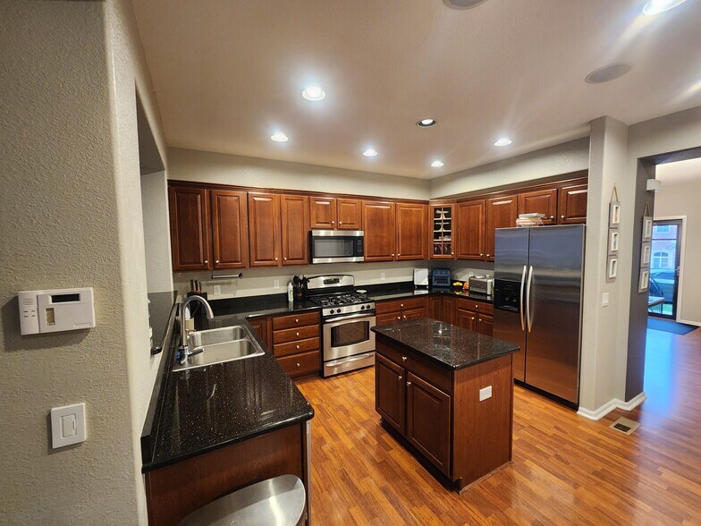 Building Photo - 9509 Cedarhurst Ln