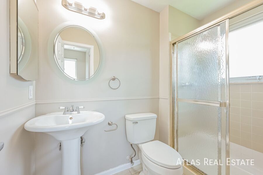 Building Photo - 17124 E Kent Dr