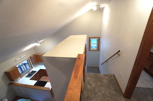 Building Photo - Canyon Terrace House