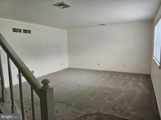 Building Photo - 14788 Sherwood Dr