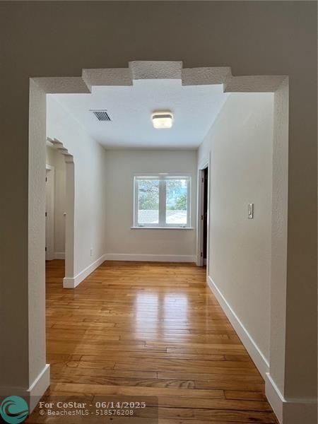 Building Photo - 2356 SW 16th Ave