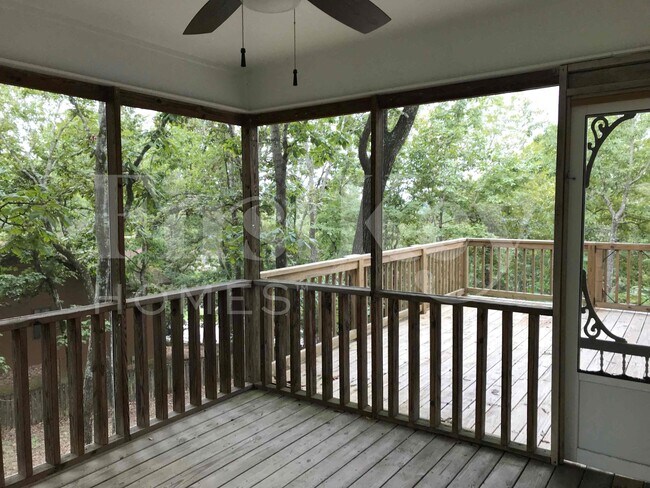 Building Photo - 1622 Keeneland Dr