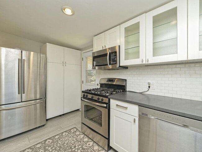Building Photo - 4408 Mt Vernon Dr