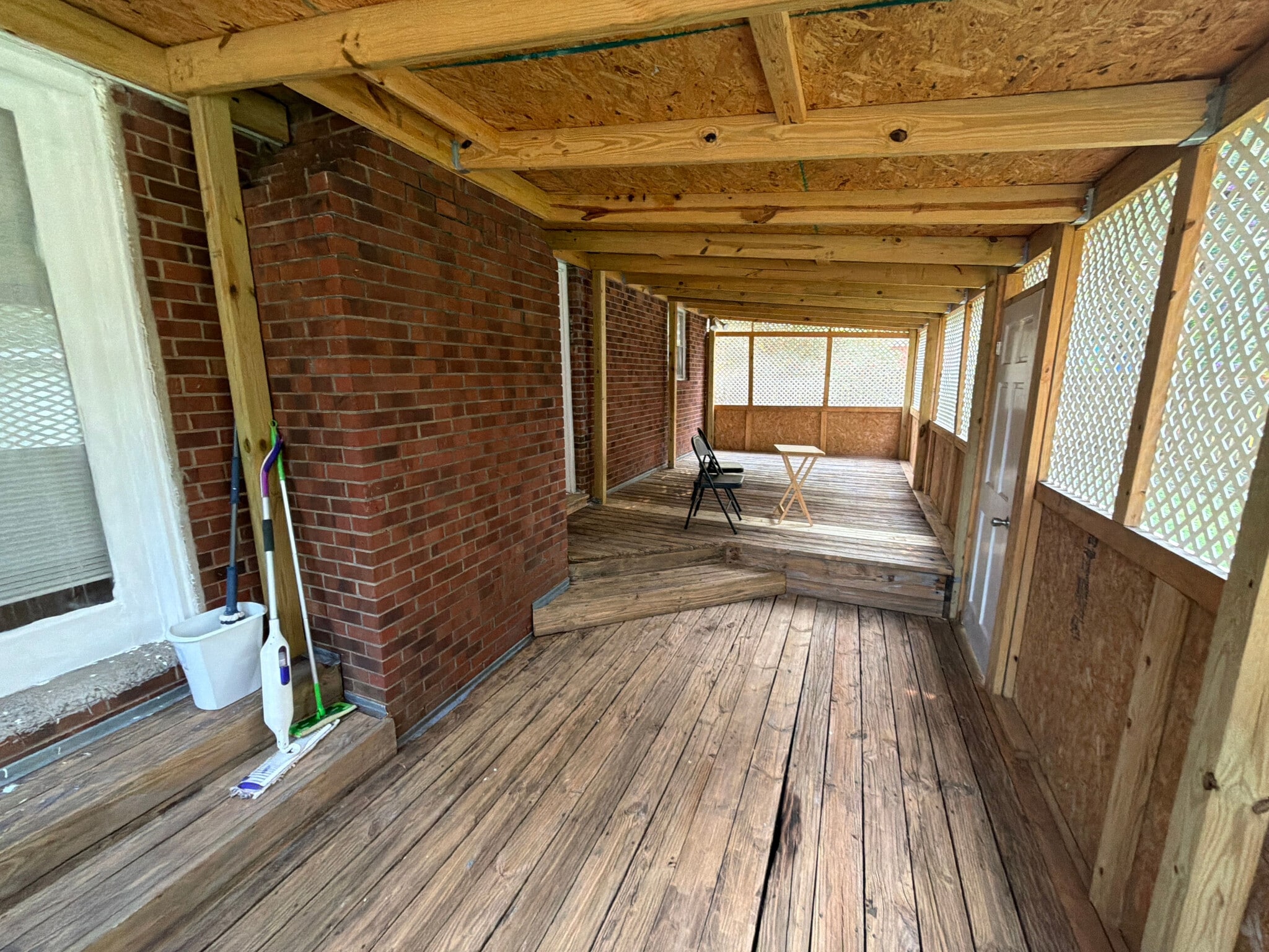 Building Photo - Room in House on Westfield St