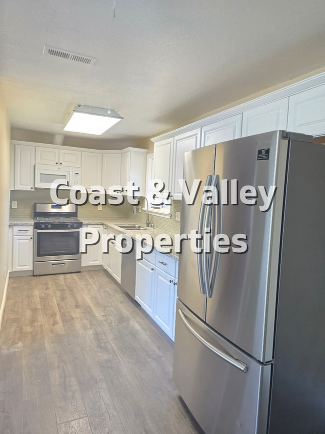 Building Photo - 319 Maple Ave