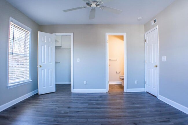 Building Photo - 334 Quietwood Dr
