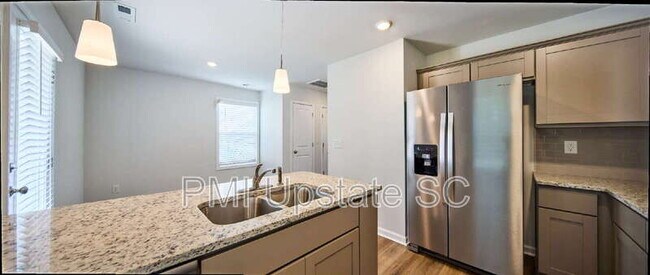 Building Photo - 650 Blossom Run